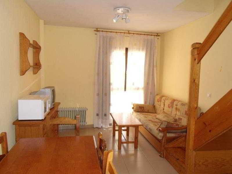 Apartamentos Cambras Jaca Luaran gambar